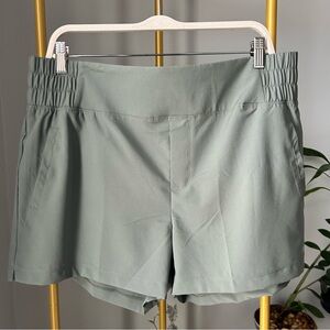 Eddie Bauer Women’s Green Treeline Force Pro Athletic running Shorts size XL NEW